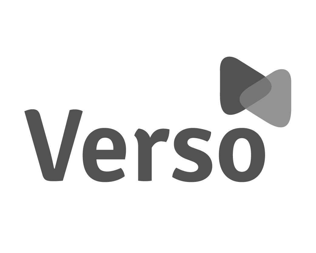 Logo van Verso met grijze driehoeken