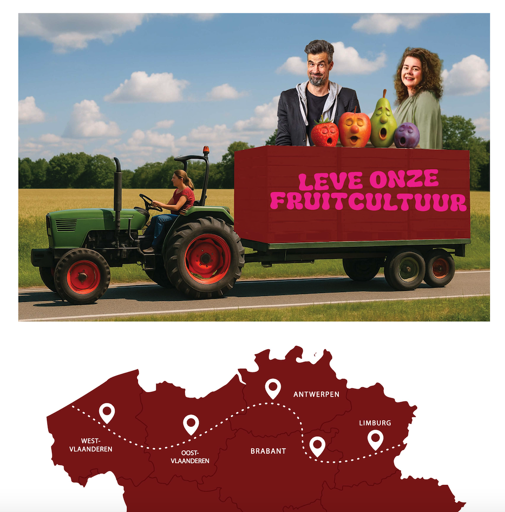 Vrouw op tractor met fruitkar Leve onze fruitcultuur